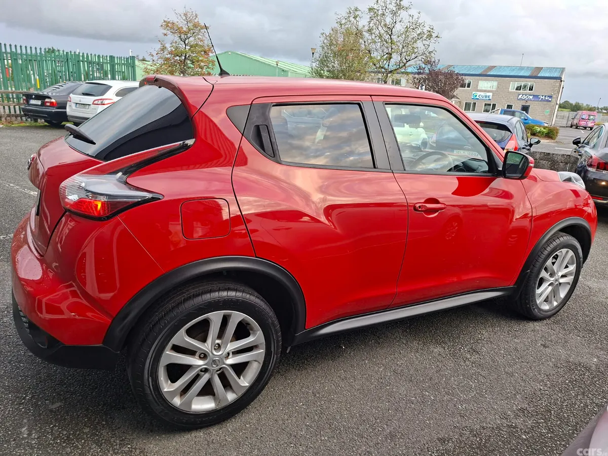 Nissan Juke SUV, Petrol, 2017, Red