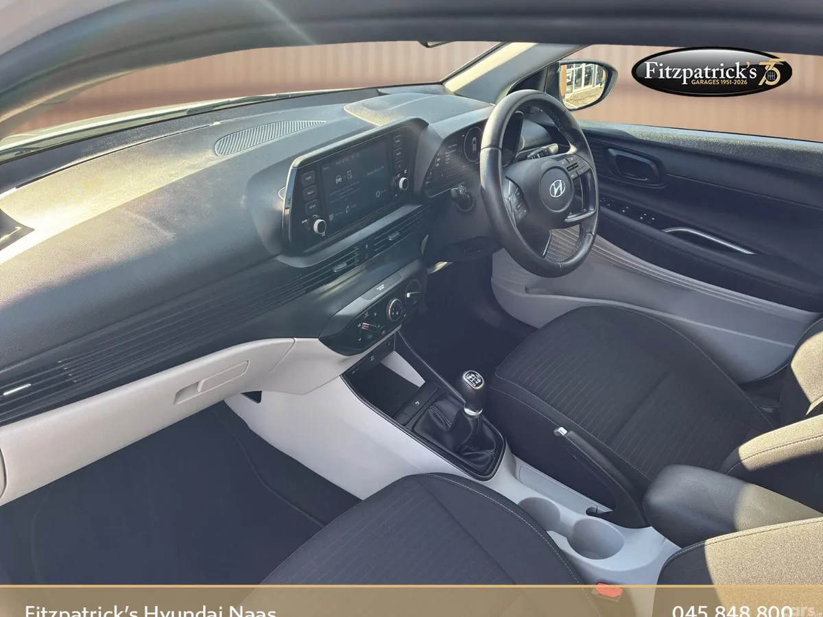 Hyundai i20 Hatchback, Petrol, 2021, White