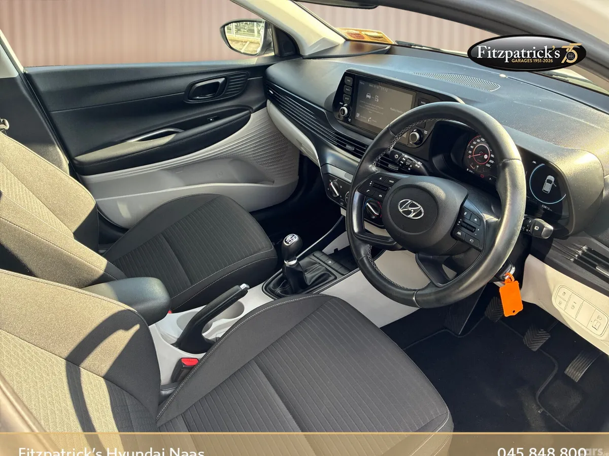 Hyundai i20 Hatchback, Petrol, 2021, White