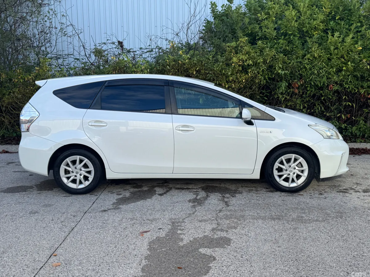 Toyota Prius MPV, Petrol Hybrid, 2013, White