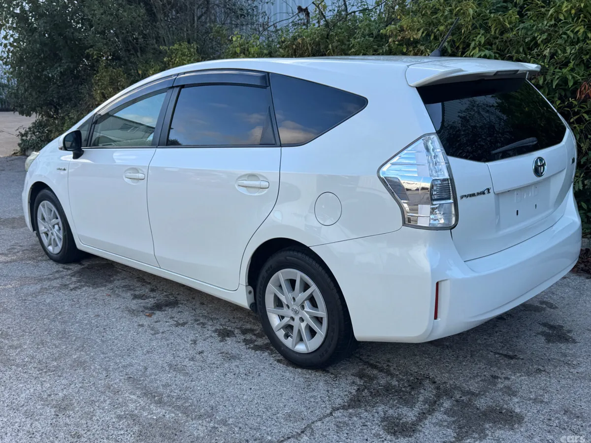 Toyota Prius MPV, Petrol Hybrid, 2013, White