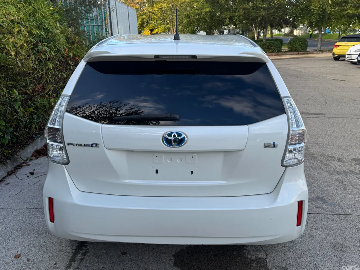 Toyota Prius MPV, Petrol Hybrid, 2013, White