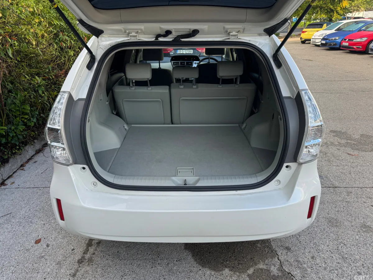 Toyota Prius MPV, Petrol Hybrid, 2013, White