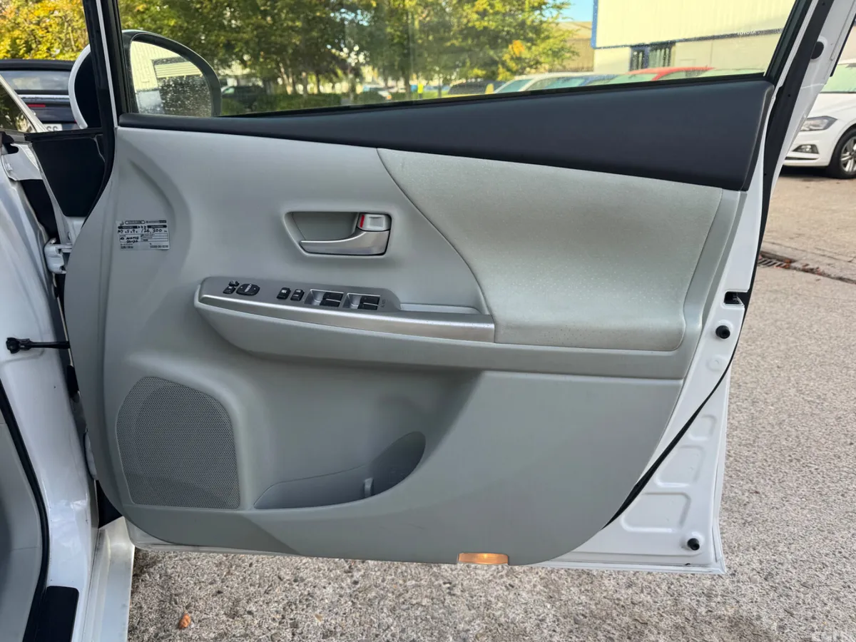 Toyota Prius MPV, Petrol Hybrid, 2013, White