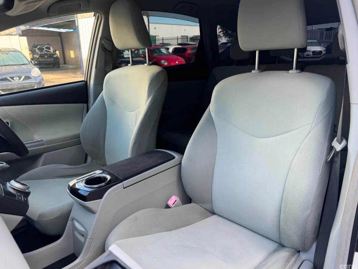 Toyota Prius MPV, Petrol Hybrid, 2013, White