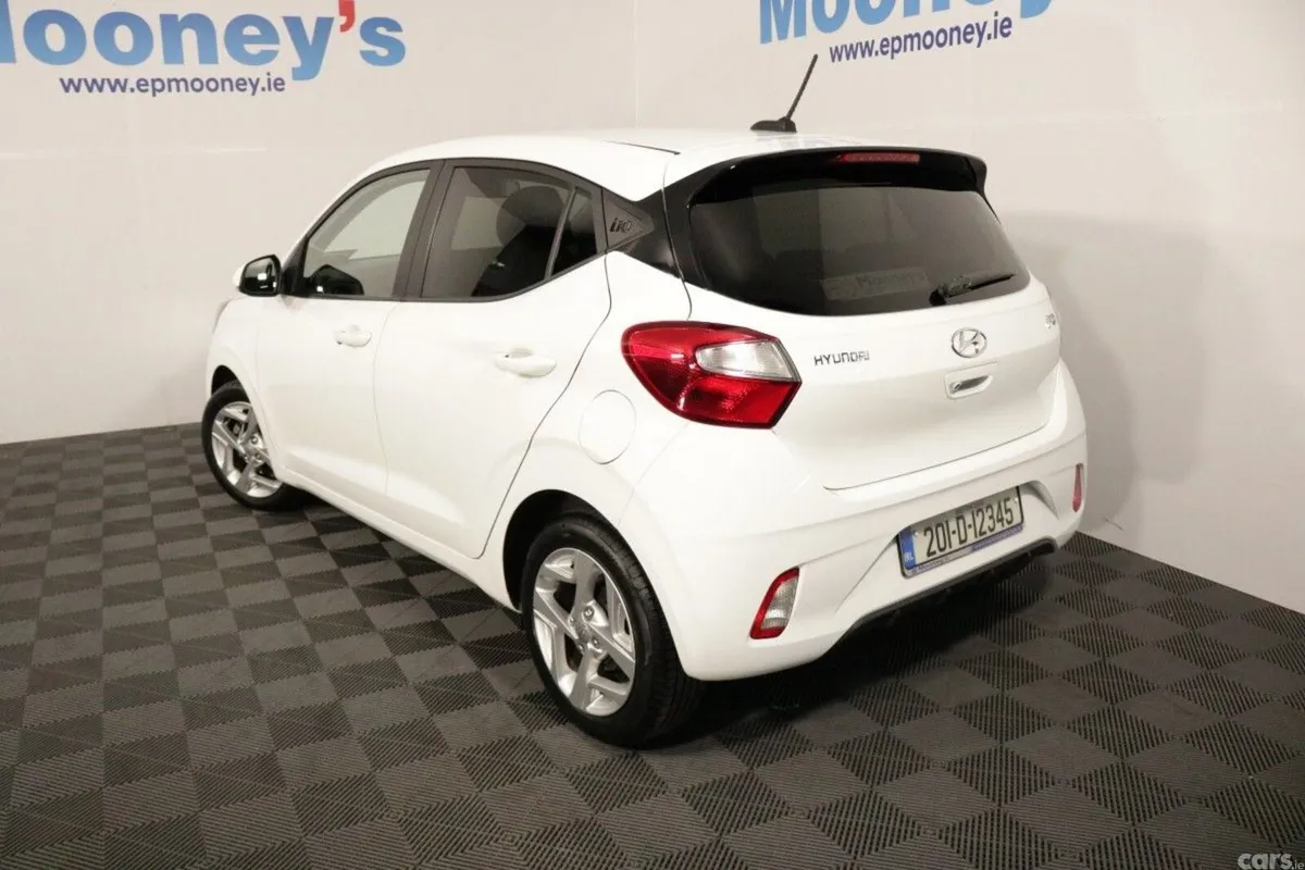 Hyundai i10 Hatchback, Petrol, 2020, White