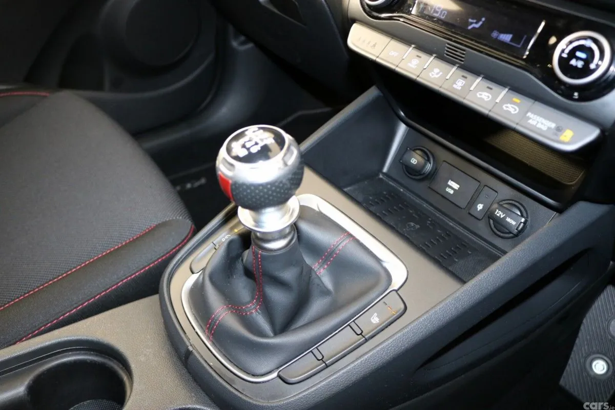 Hyundai KONA SUV, Petrol, 2023, White