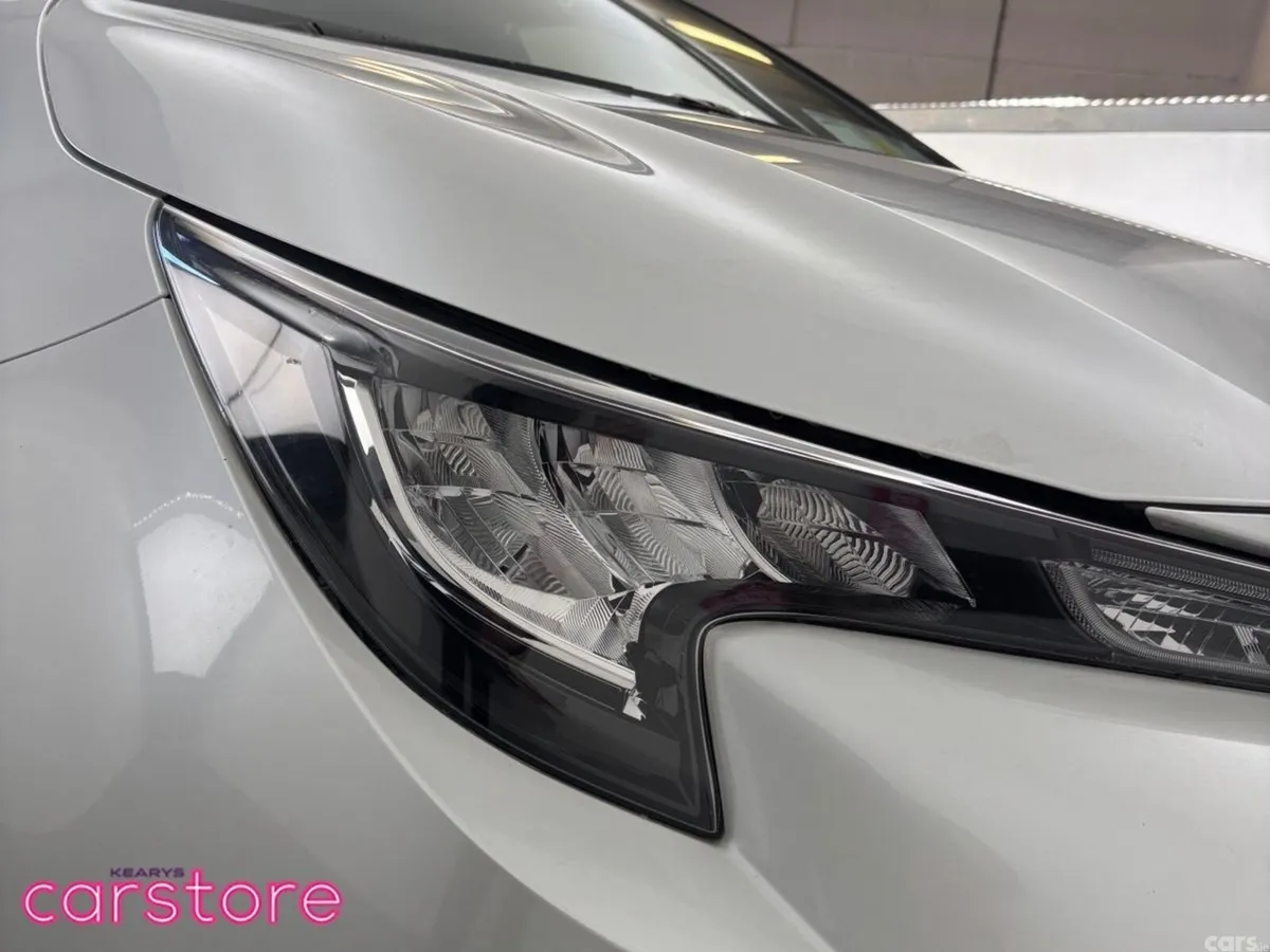 Toyota Corolla Hatchback, Petrol Hybrid, 2021, White