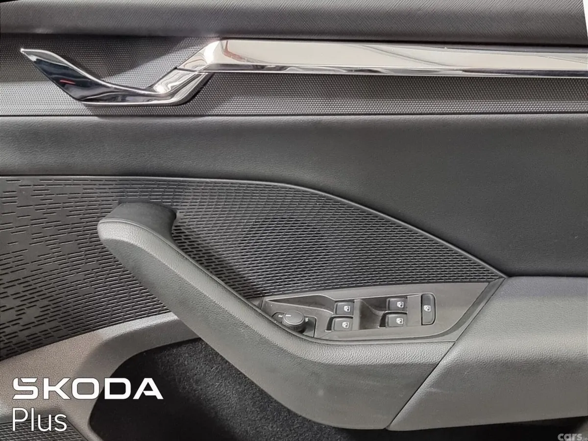 Skoda Octavia Estate, Petrol, 2024, Silver