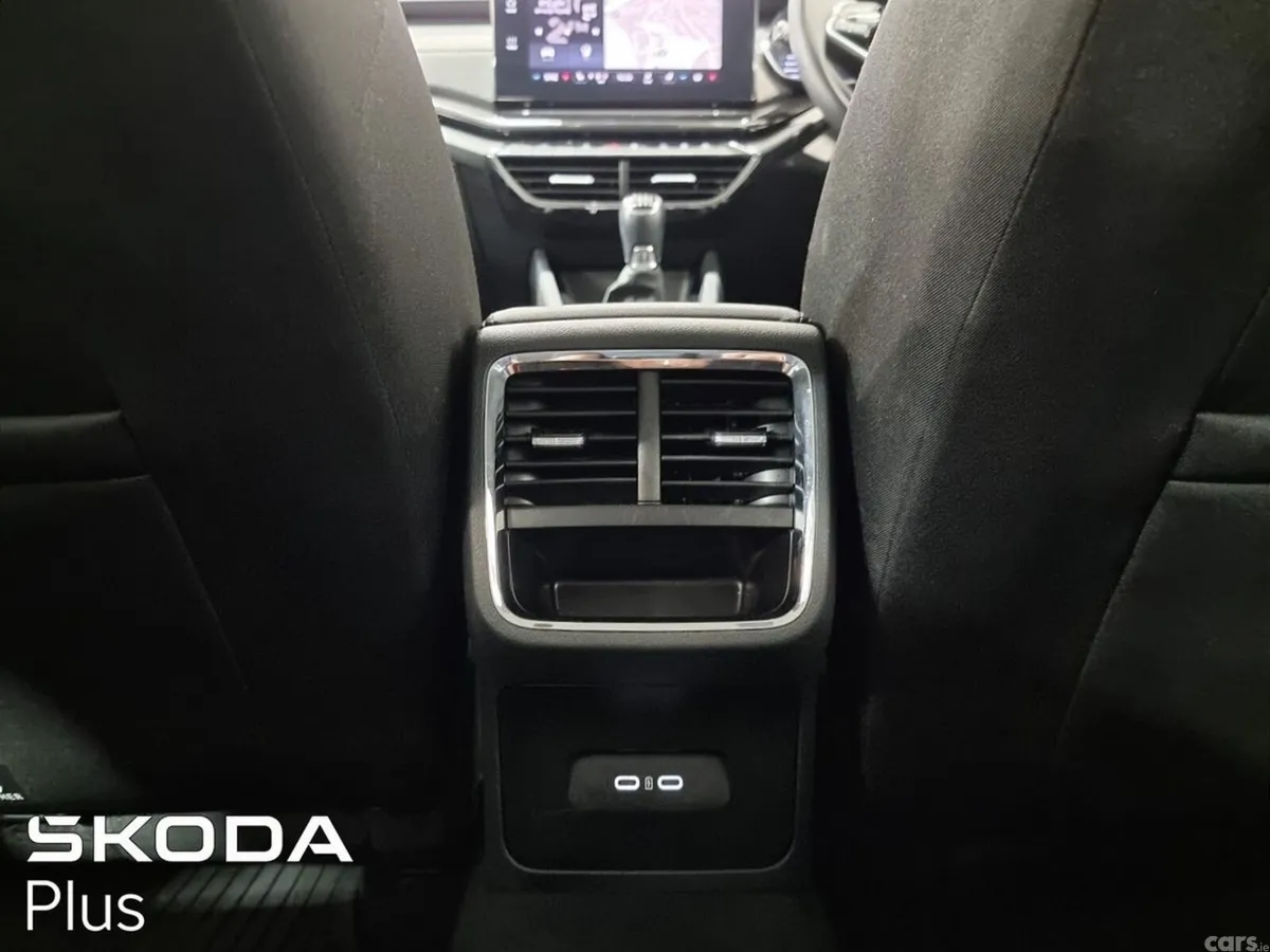 Skoda Octavia Estate, Petrol, 2024, Silver