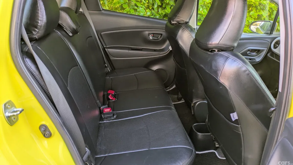 Toyota Yaris Hatchback, Petrol, 2015, Yellow