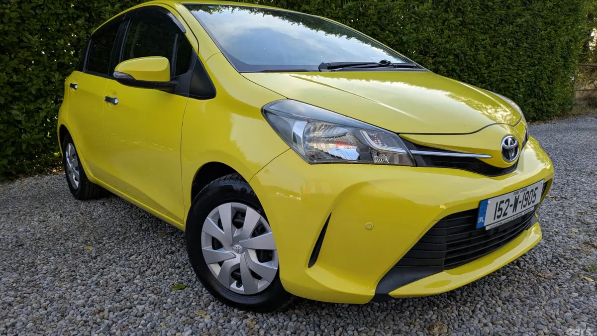 Toyota Yaris Hatchback, Petrol, 2015, Yellow