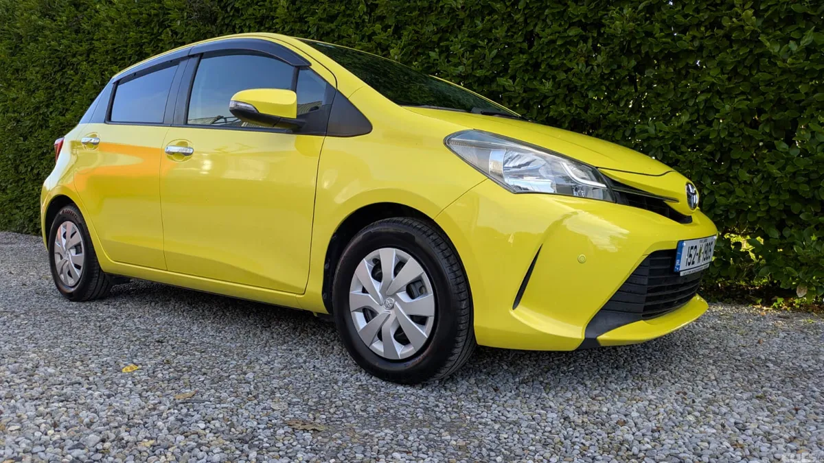 Toyota Yaris Hatchback, Petrol, 2015, Yellow