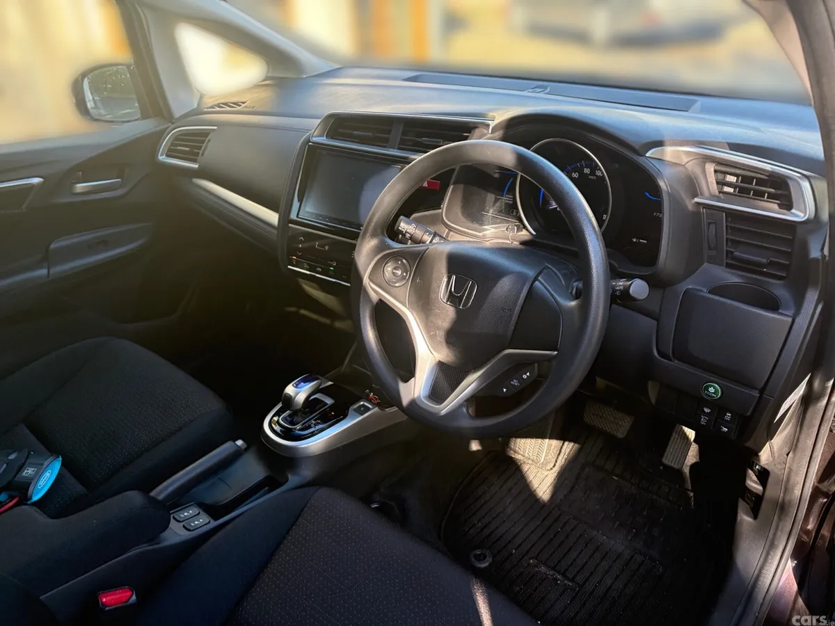Honda Fit Hatchback, Petrol Hybrid, 2017, Silver