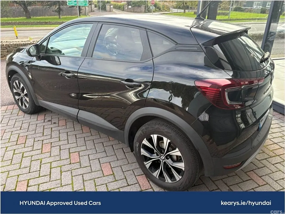 Renault Captur SUV, Petrol, 2023, Black
