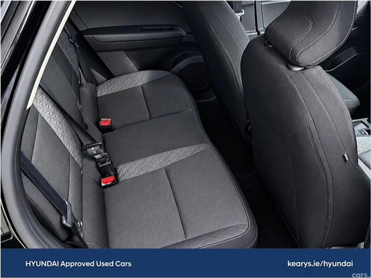 Renault Captur SUV, Petrol, 2023, Black
