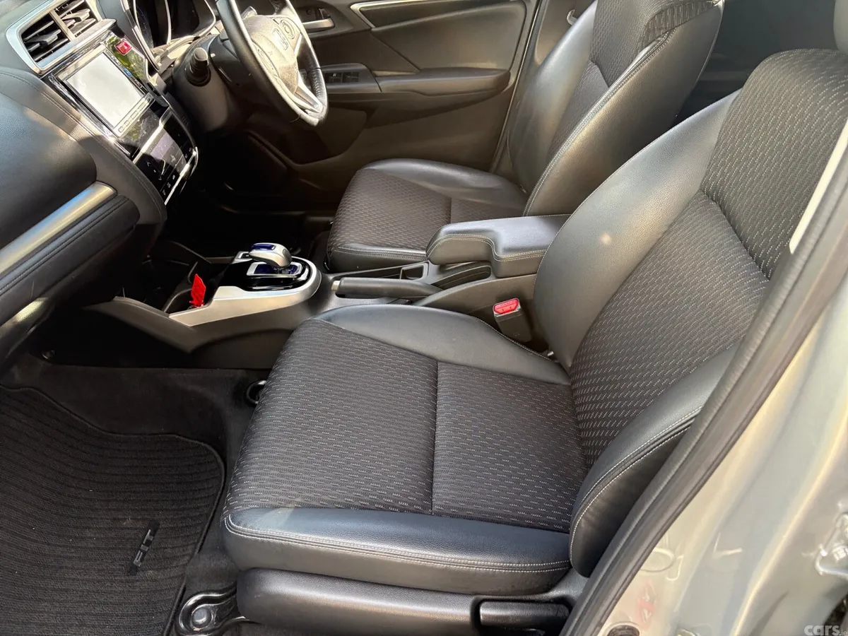 Honda Fit Hatchback, Petrol Hybrid, 2017, Silver