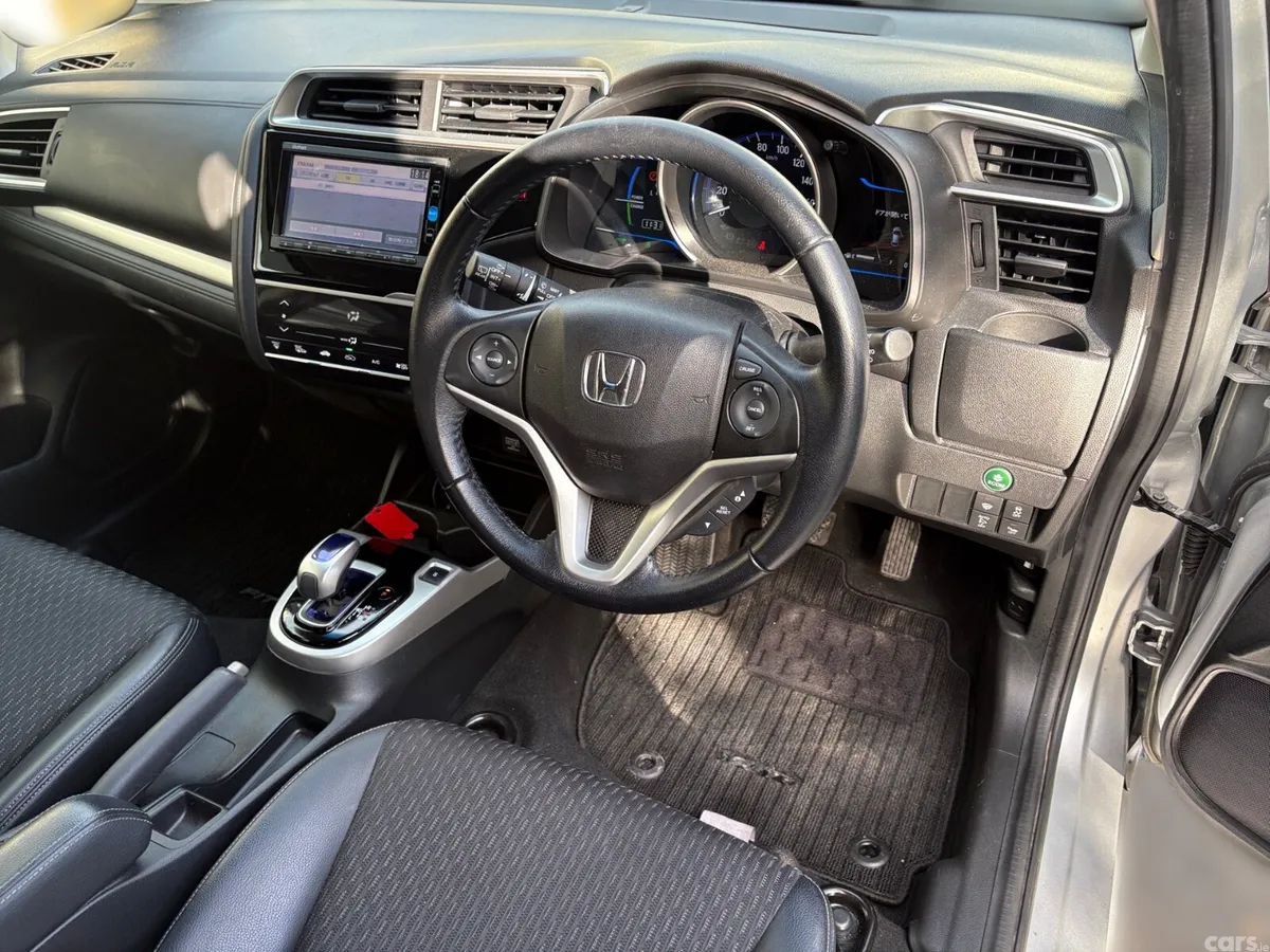 Honda Fit Hatchback, Petrol Hybrid, 2017, Silver