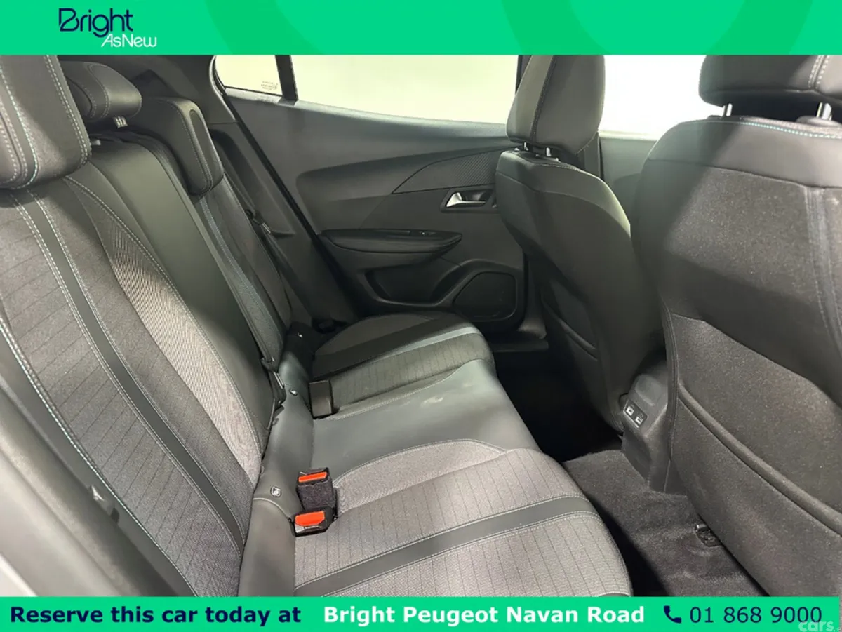 Peugeot 2008 MPV, Petrol, 2022, Grey
