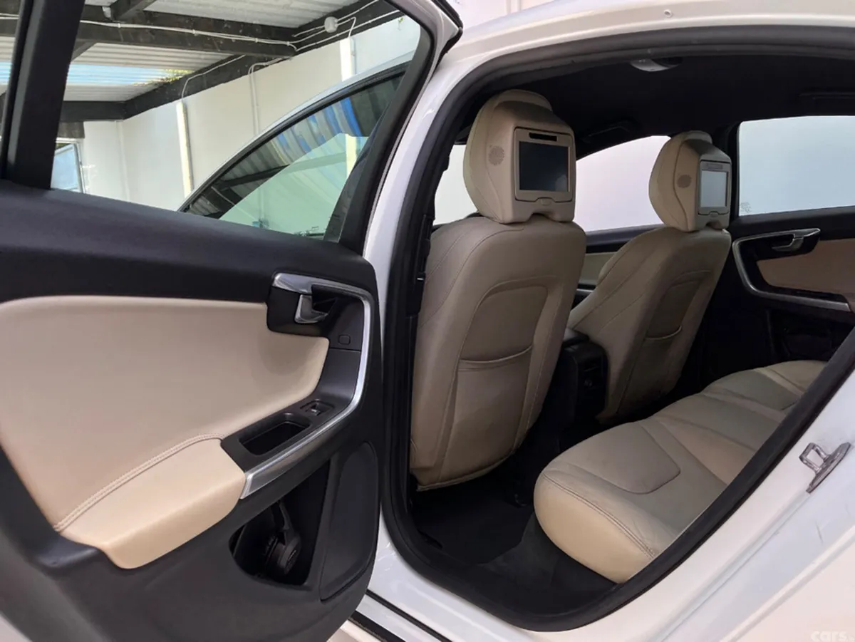 Volvo S60 Saloon, Diesel, 2016, White