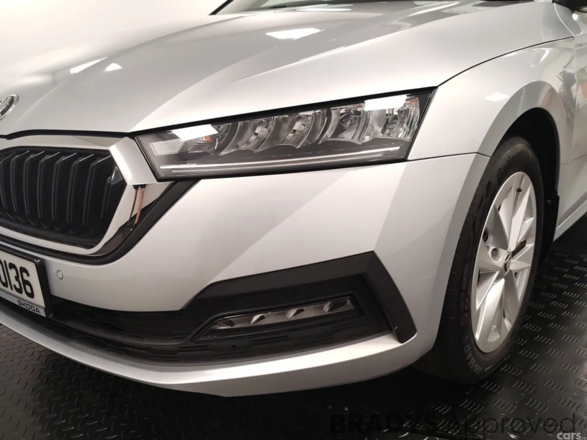 Skoda Octavia Estate, Diesel, 2024, Grey