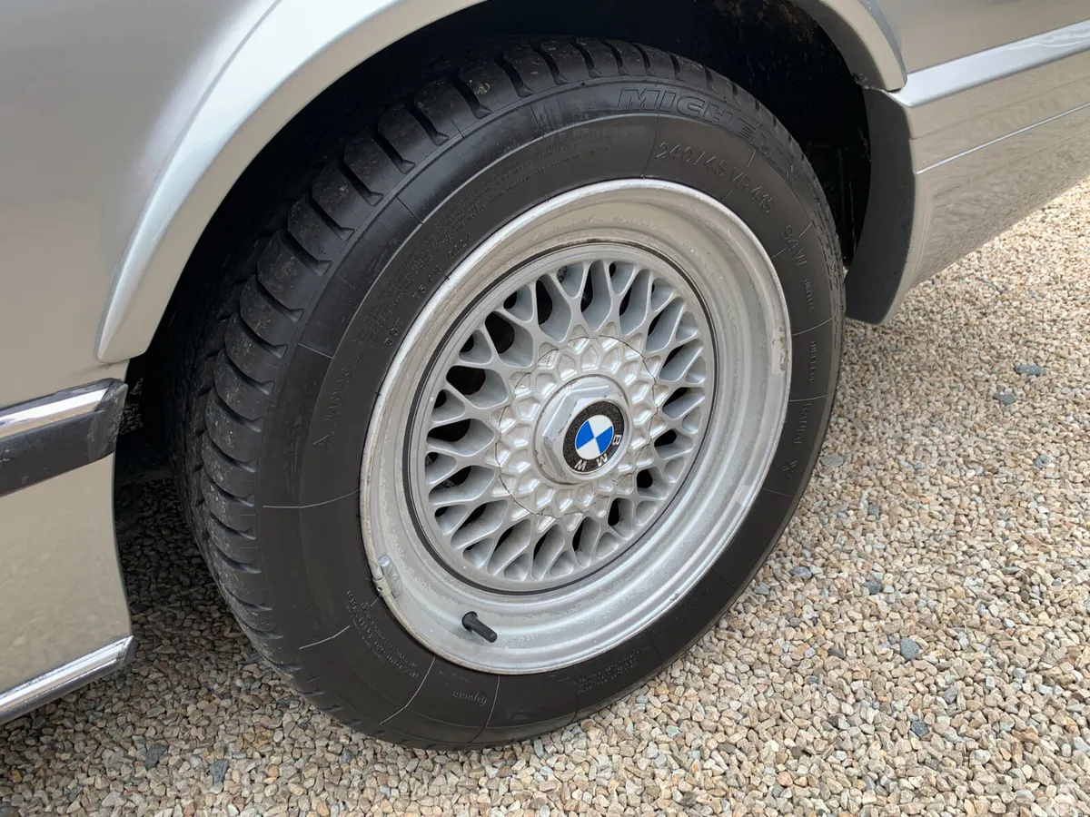 BMW 6-Series Coupe, Petrol, 1988, Grey