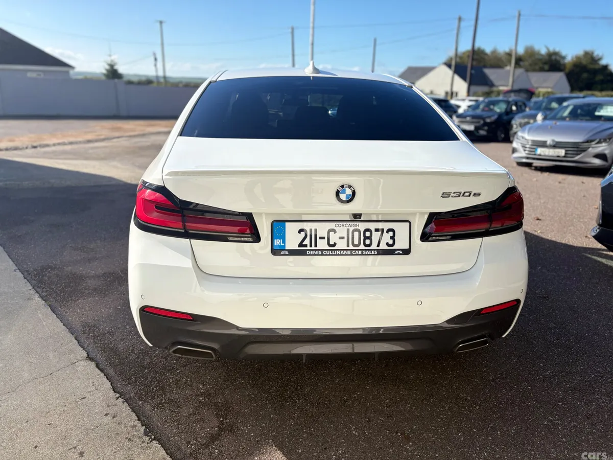 BMW 5-Series Saloon, Petrol Plug-in Hybrid, 2021, White