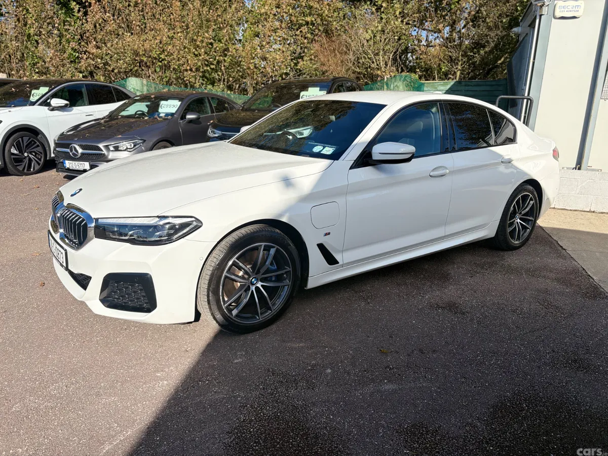 BMW 5-Series Saloon, Petrol Plug-in Hybrid, 2021, White