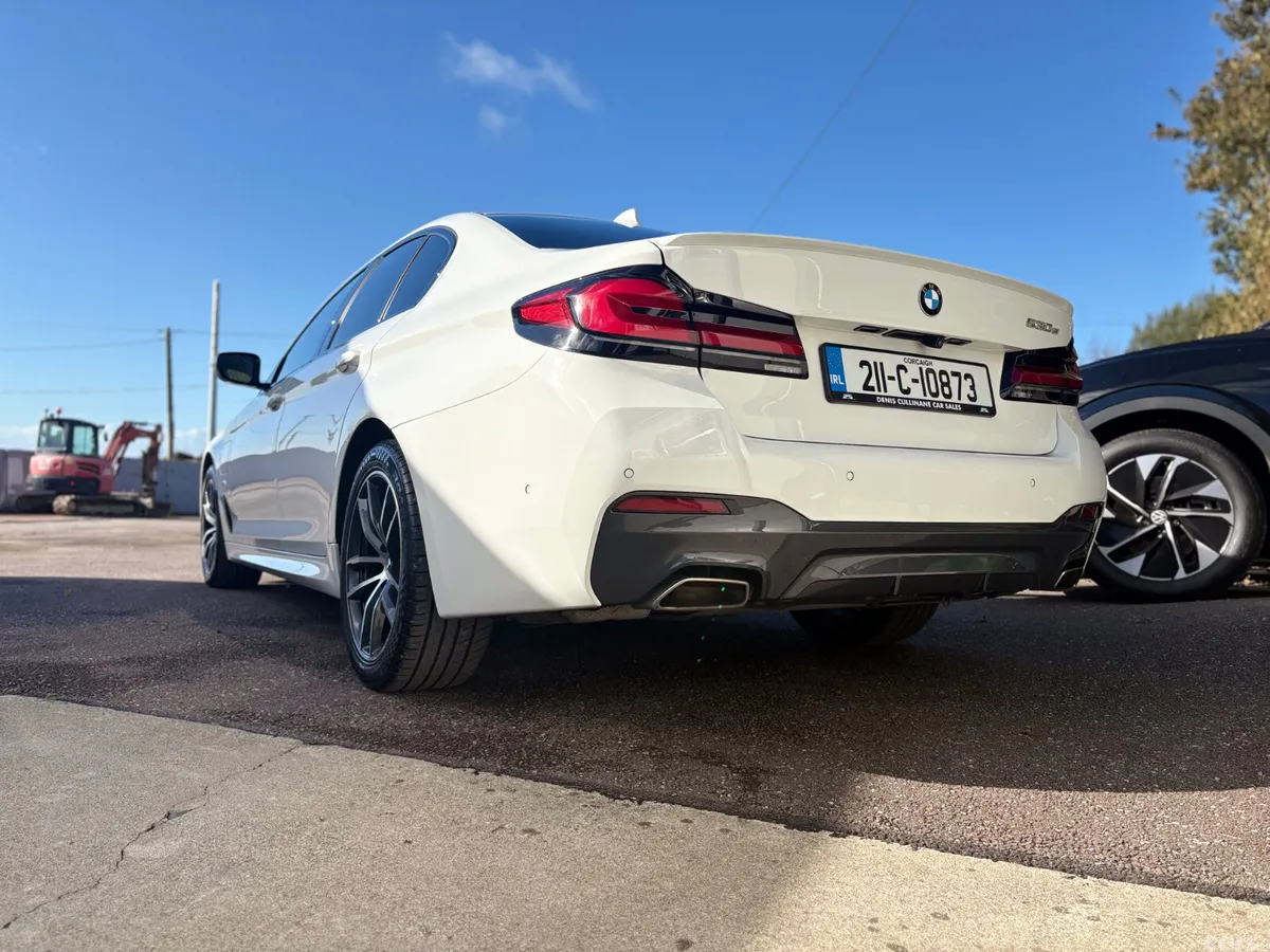 BMW 5-Series Saloon, Petrol Plug-in Hybrid, 2021, White
