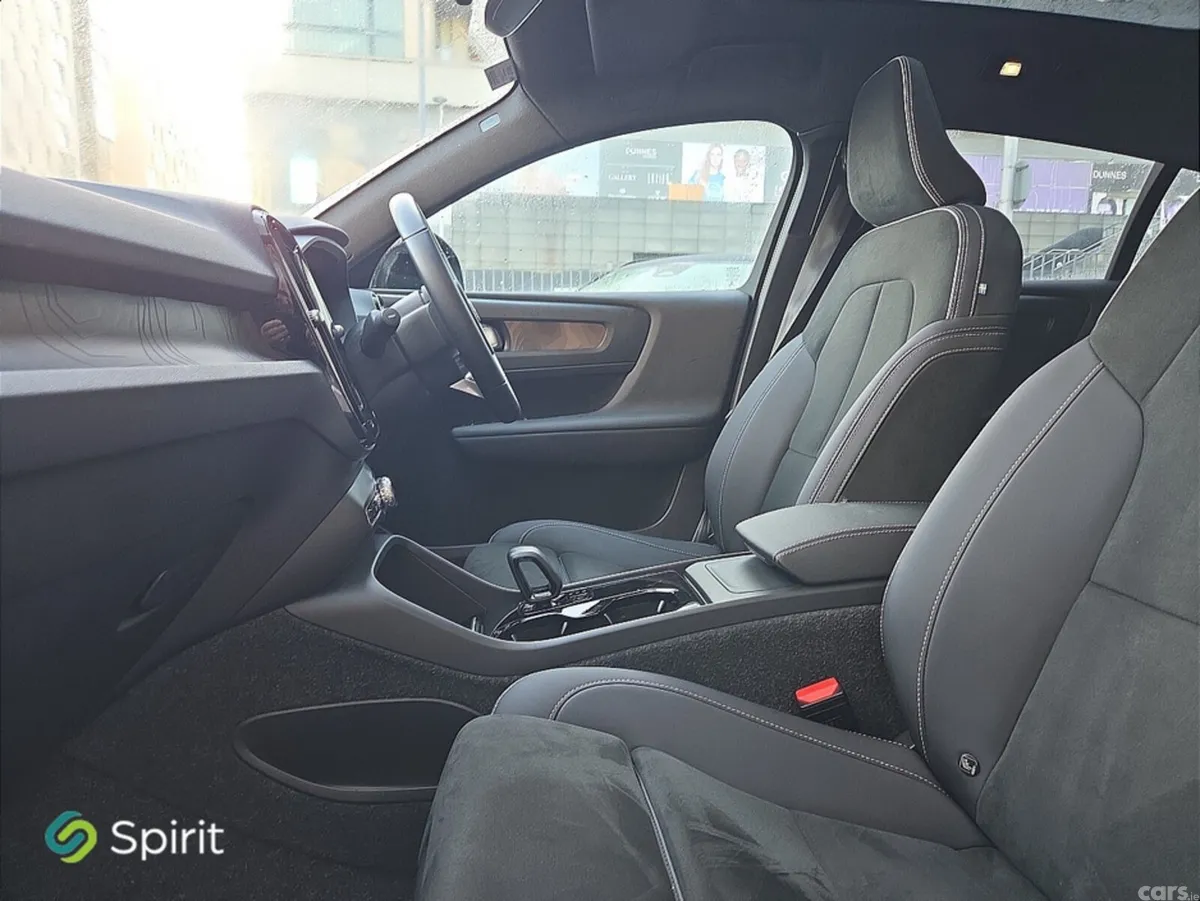 Volvo C40 SUV, Electric, 2022, Black