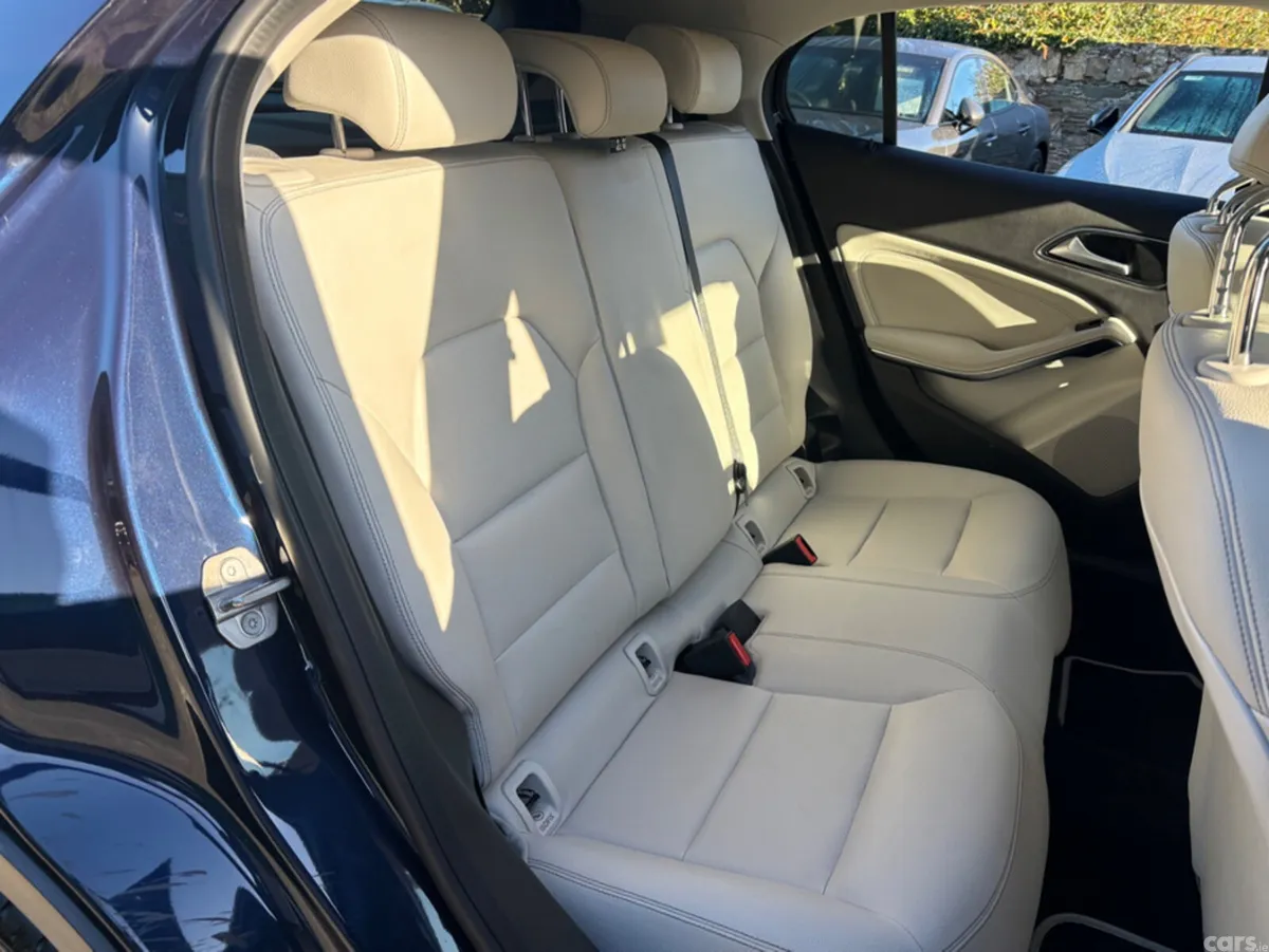Mercedes-Benz GLA Estate, Diesel, 2018, Blue