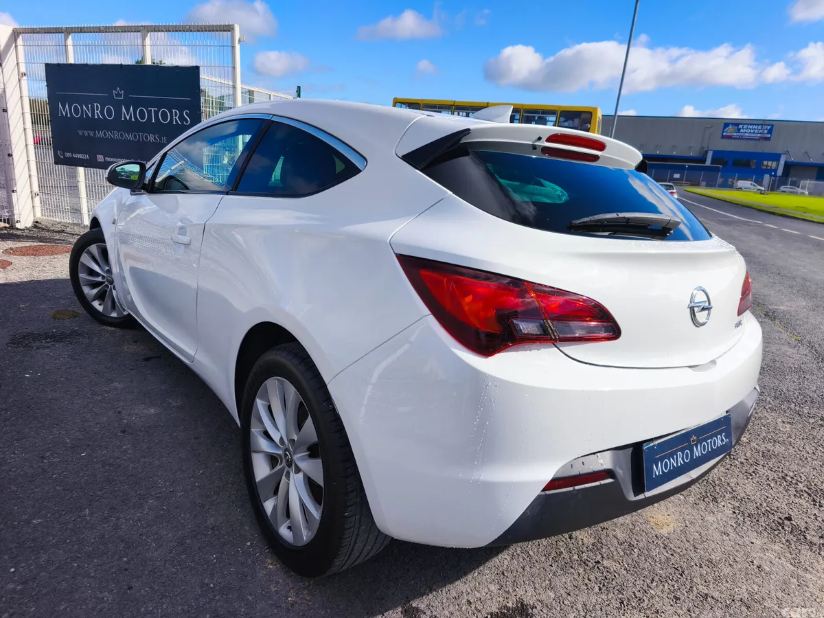 Opel Astra Hatchback, Diesel, 2018, White