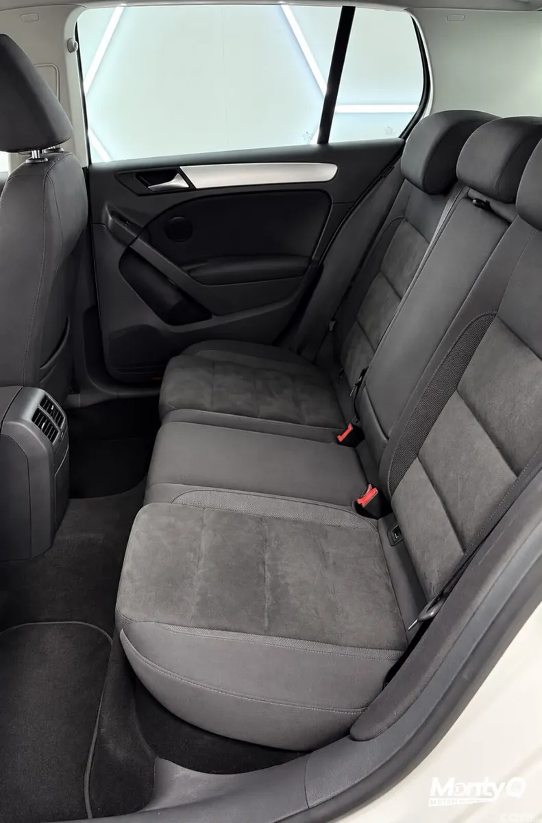 Volkswagen Golf Hatchback, Petrol, 2011, White