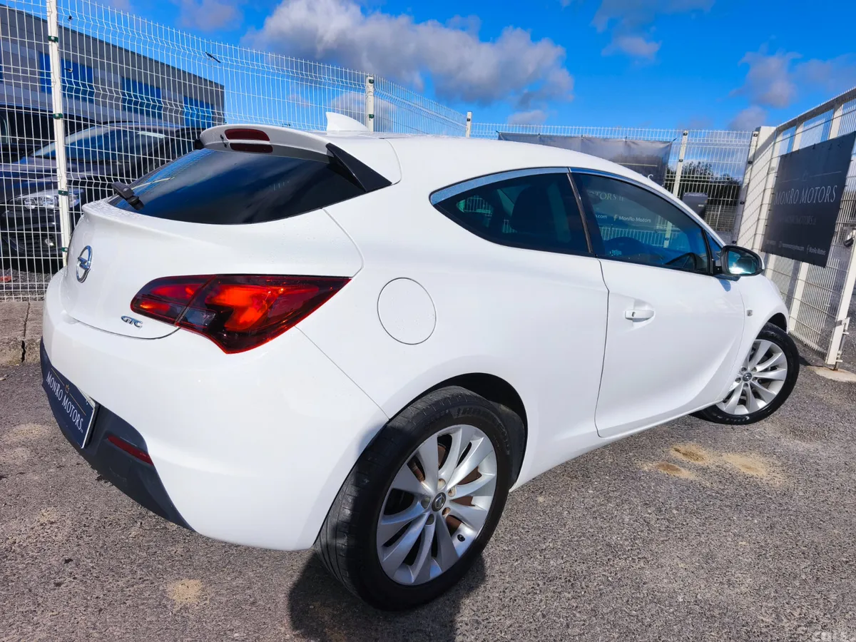 Opel Astra Hatchback, Diesel, 2018, White