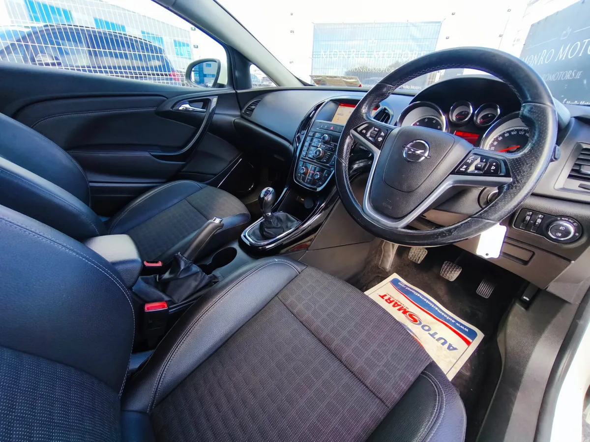 Opel Astra Hatchback, Diesel, 2018, White
