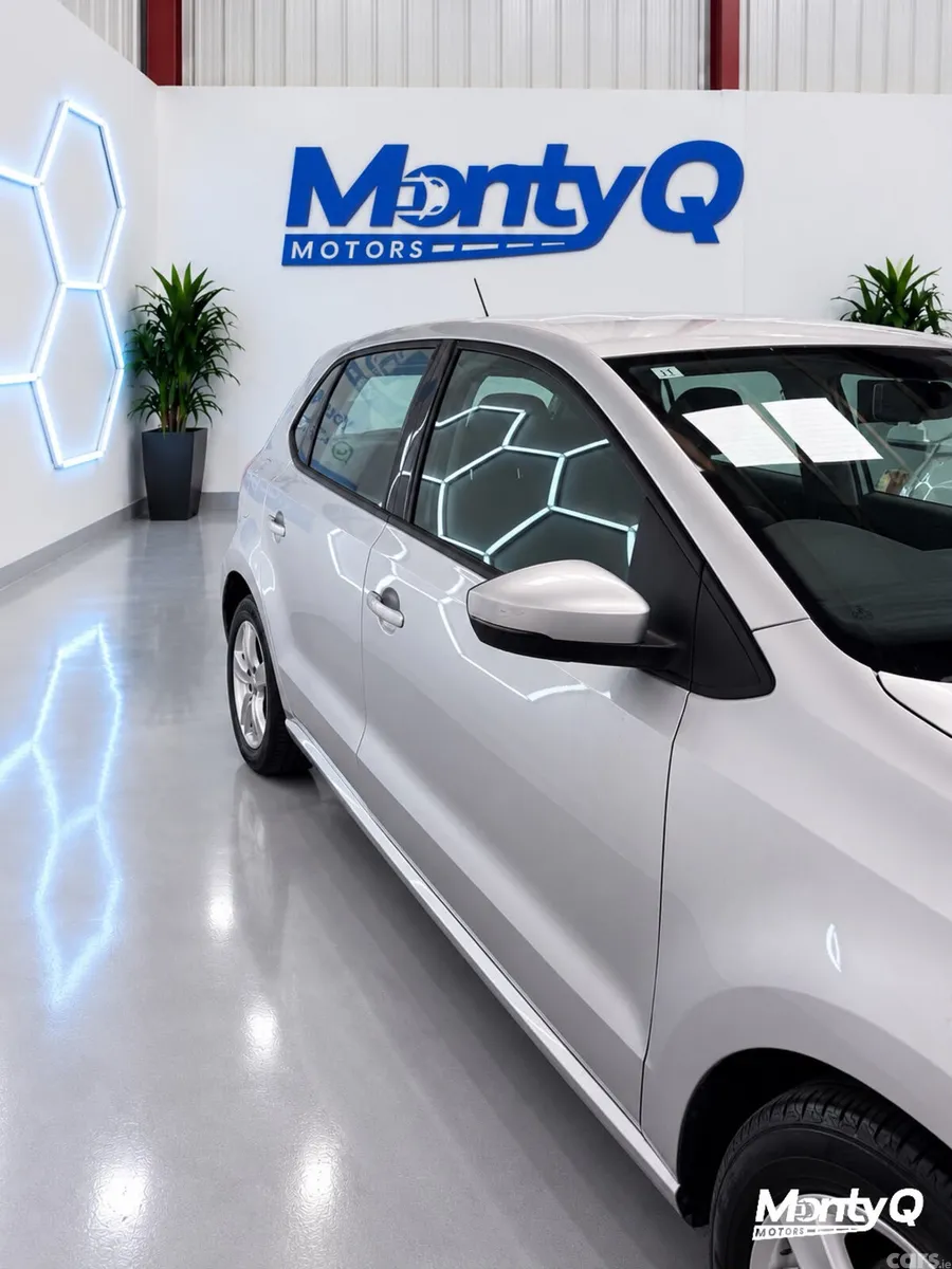 Volkswagen Polo Hatchback, Petrol, 2011, Silver