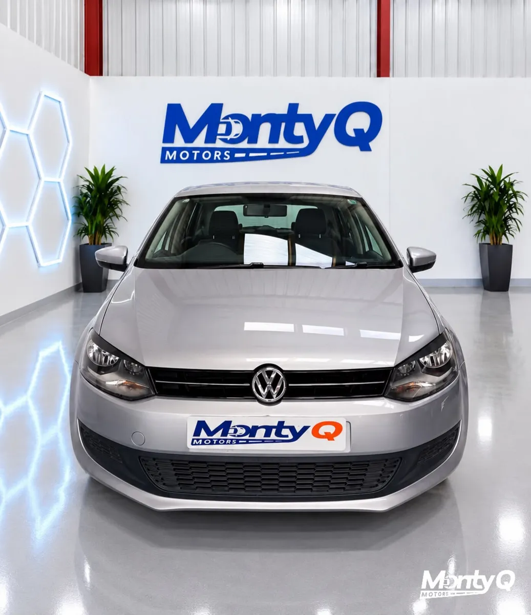 Volkswagen Polo Hatchback, Petrol, 2011, Silver