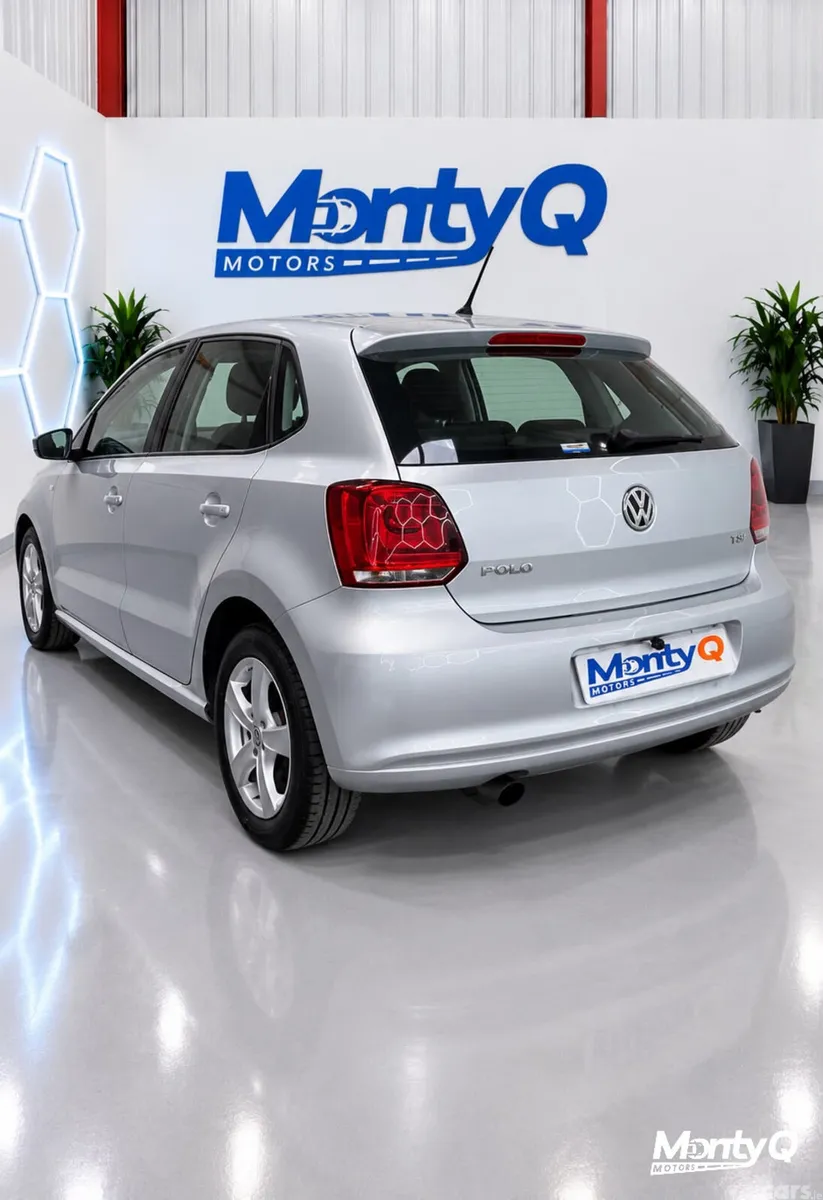 Volkswagen Polo Hatchback, Petrol, 2011, Silver