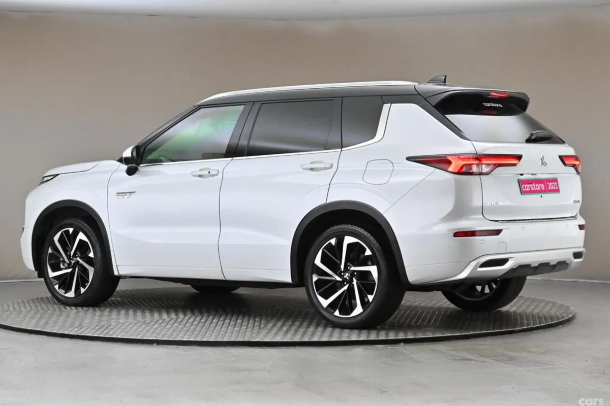 Mitsubishi Outlander SUV, Petrol Plug-in Hybrid, 2023, White