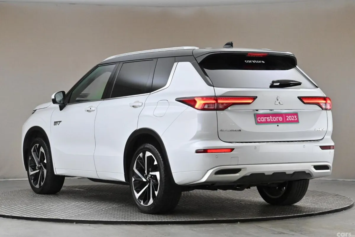 Mitsubishi Outlander SUV, Petrol Plug-in Hybrid, 2023, White