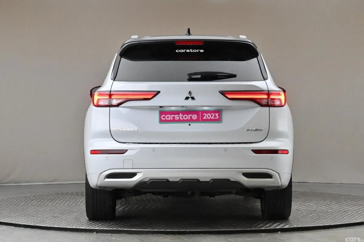 Mitsubishi Outlander SUV, Petrol Plug-in Hybrid, 2023, White