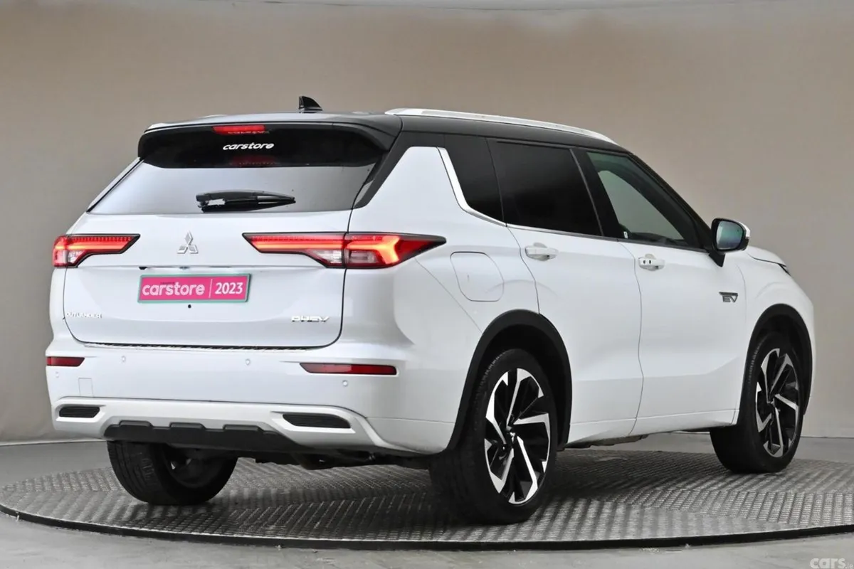 Mitsubishi Outlander SUV, Petrol Plug-in Hybrid, 2023, White