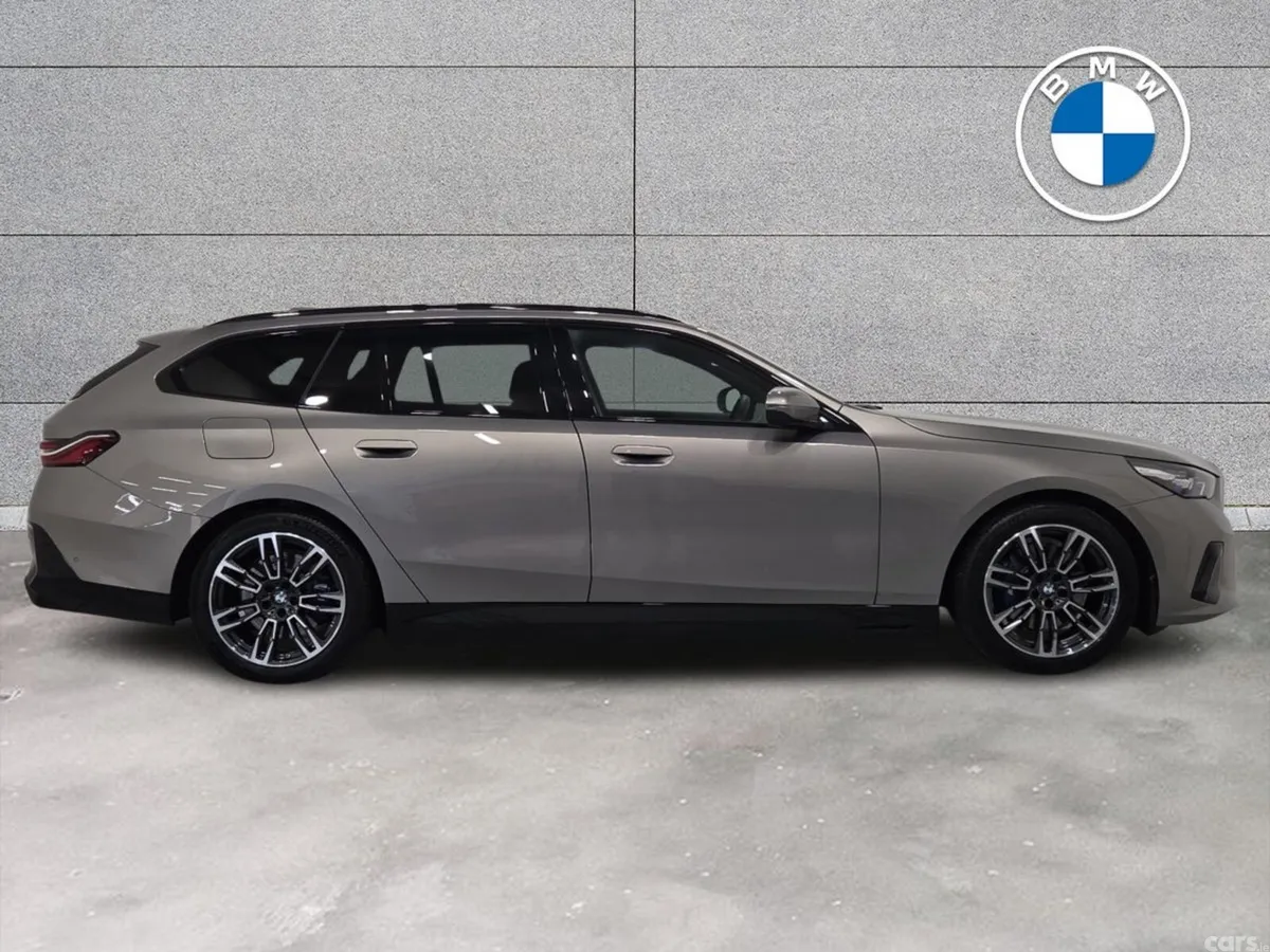 BMW 5-Series Estate, Petrol Hybrid, 2026, Grey