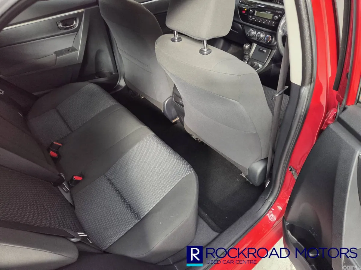 Toyota Corolla Saloon, Diesel, 2015, Red