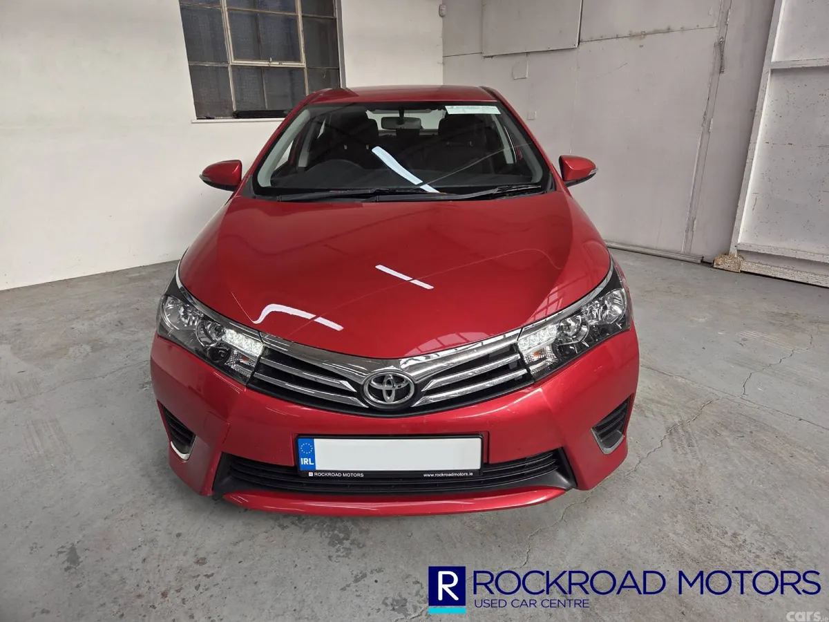 Toyota Corolla Saloon, Diesel, 2015, Red