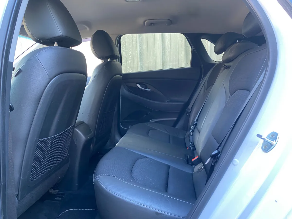 Hyundai i30 Hatchback, Diesel, 2019, White
