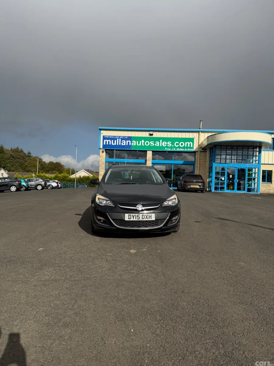 Vauxhall Astra Hatchback, Diesel, 2015, Black