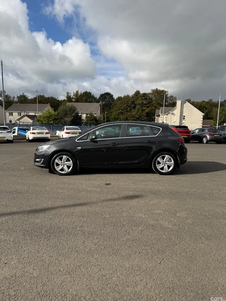 Vauxhall Astra Hatchback, Diesel, 2015, Black