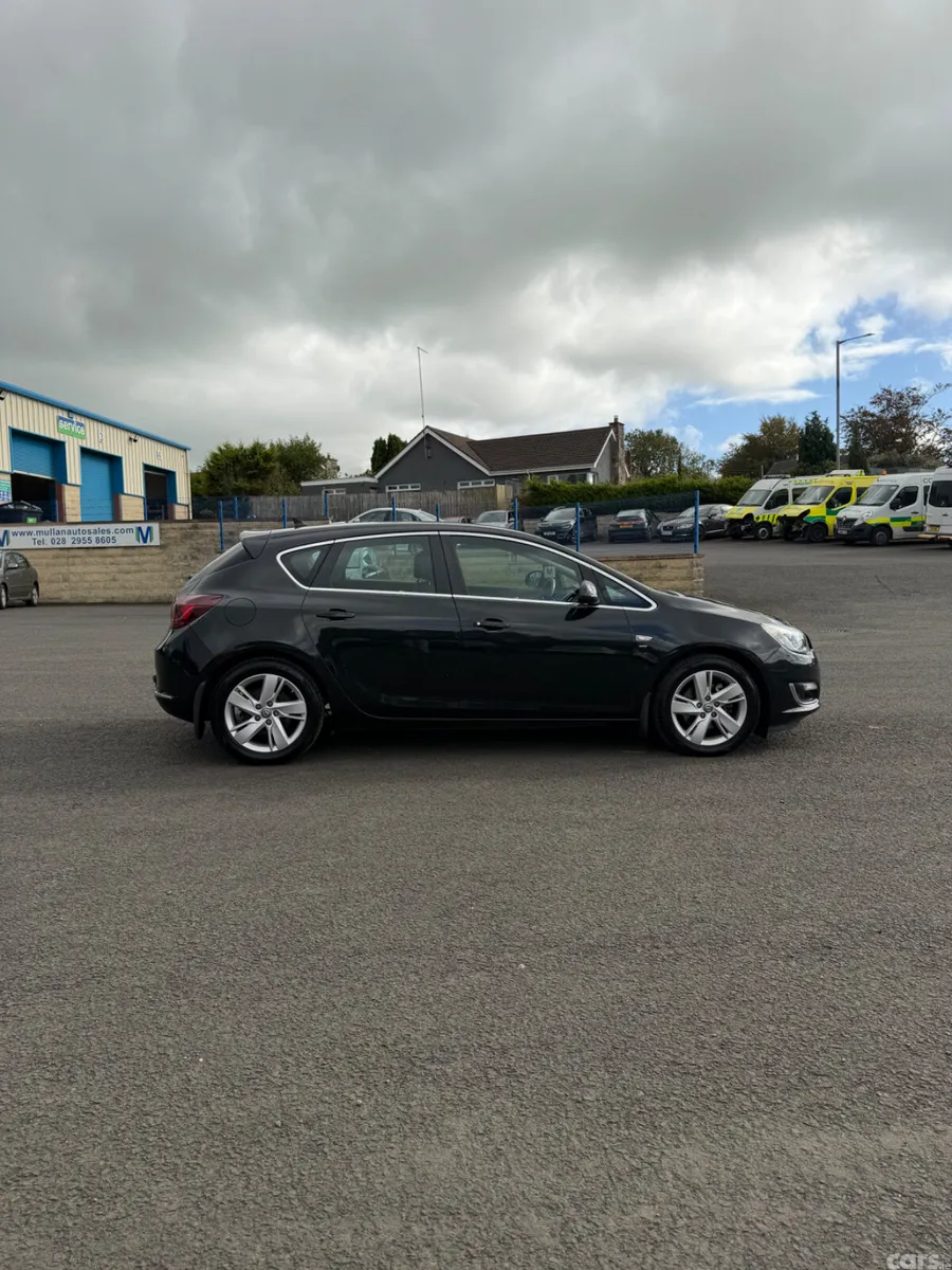 Vauxhall Astra Hatchback, Diesel, 2015, Black