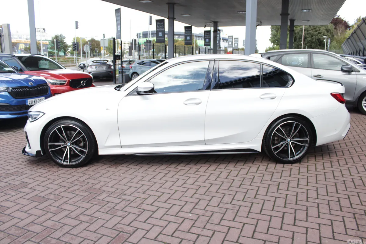 BMW 3-Series Saloon, Diesel, 2021, White